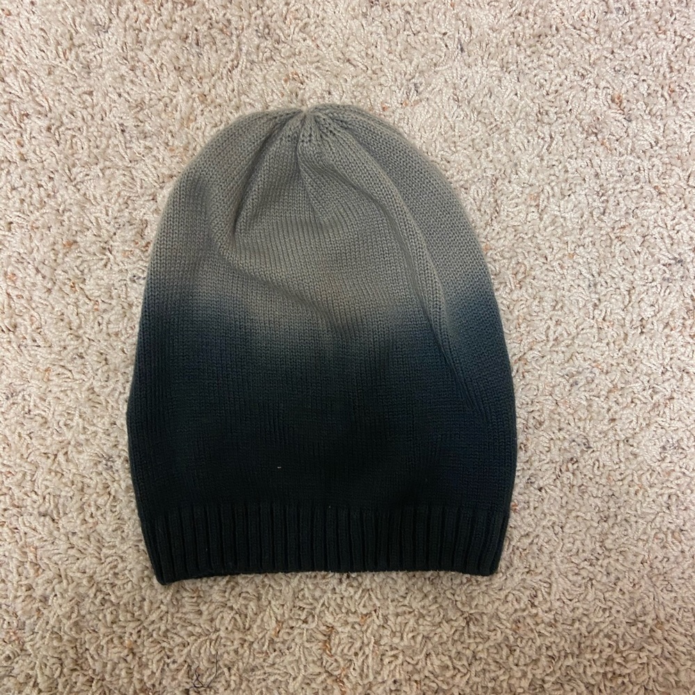 Droopy beanie winter hat